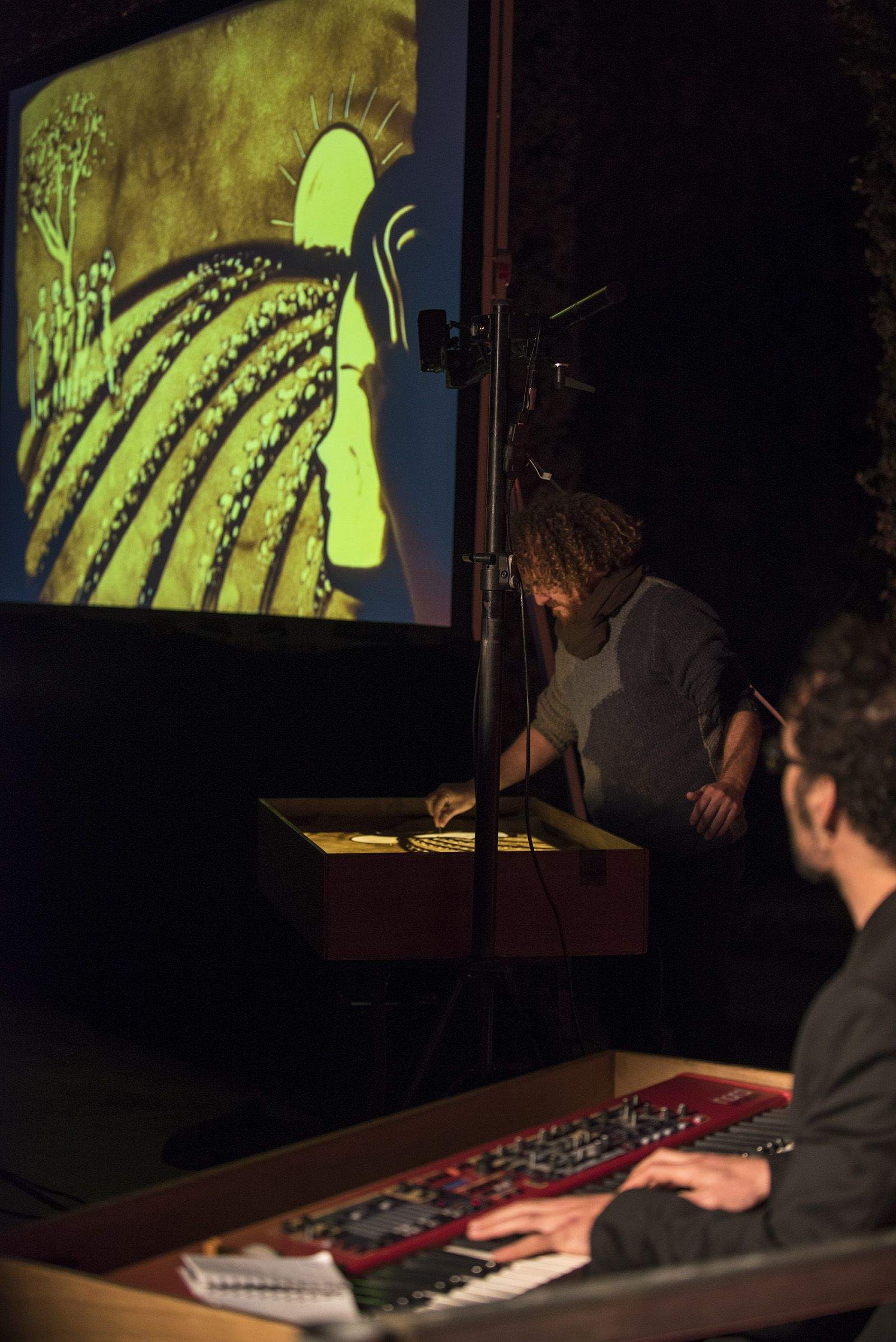 Muxinach i la llum. FOTO: Bernat Millet.