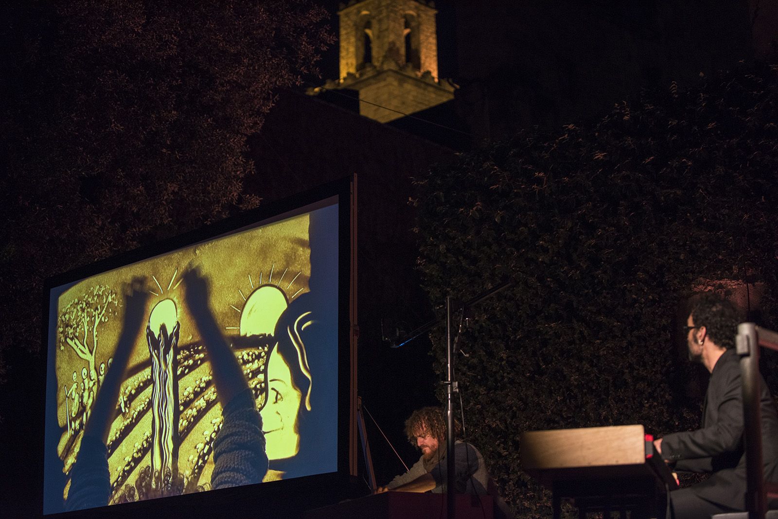 Muxinach i la llum. FOTO: Bernat Millet.