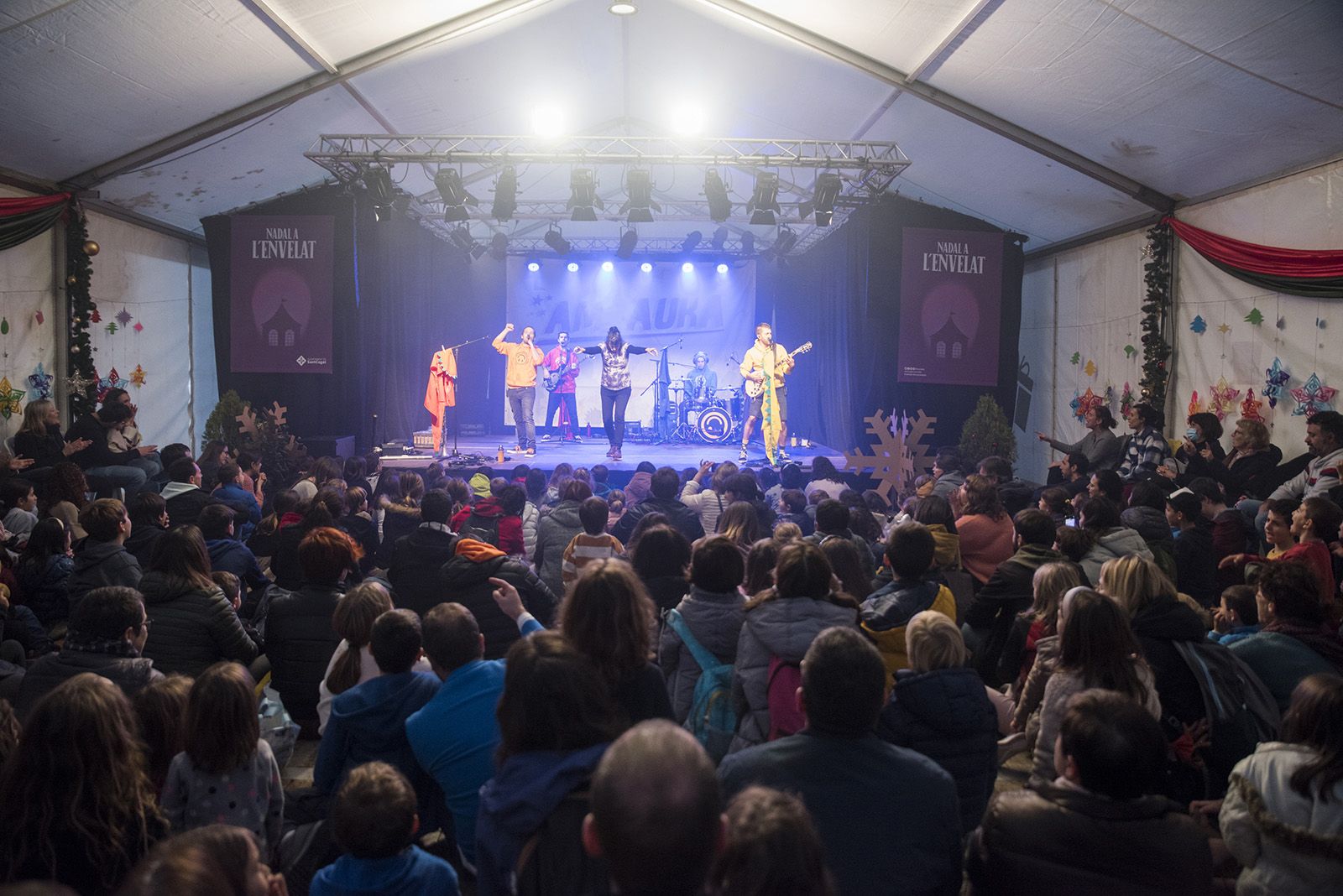 Gran festa d'inauguració de Nadal de l'Envelat. FOTO: Bernat Millet.