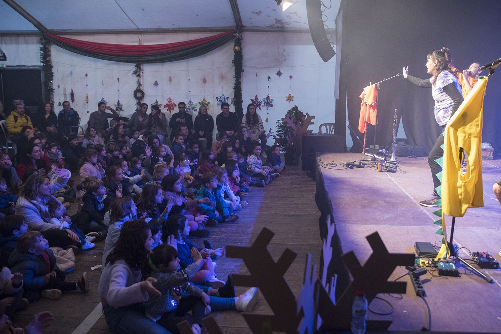 Gran festa d'inauguració de Nadal de l'Envelat. FOTO: Bernat Millet.