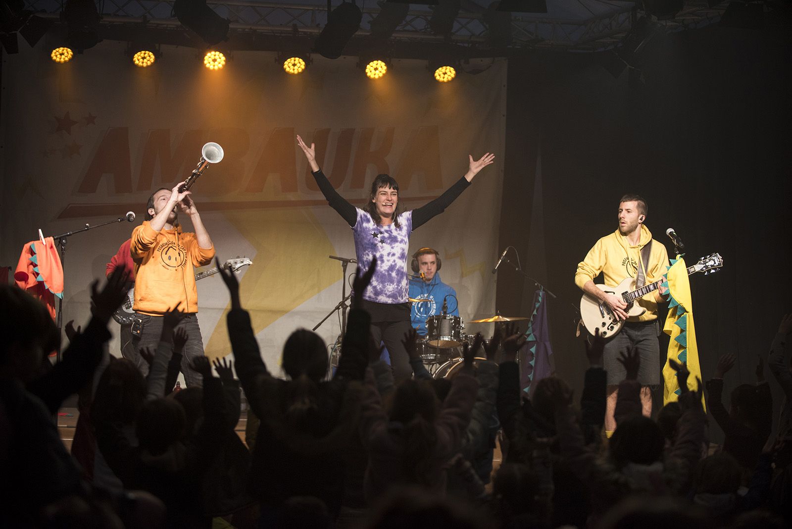 Gran festa d'inauguració de Nadal de l'Envelat. FOTO: Bernat Millet.
