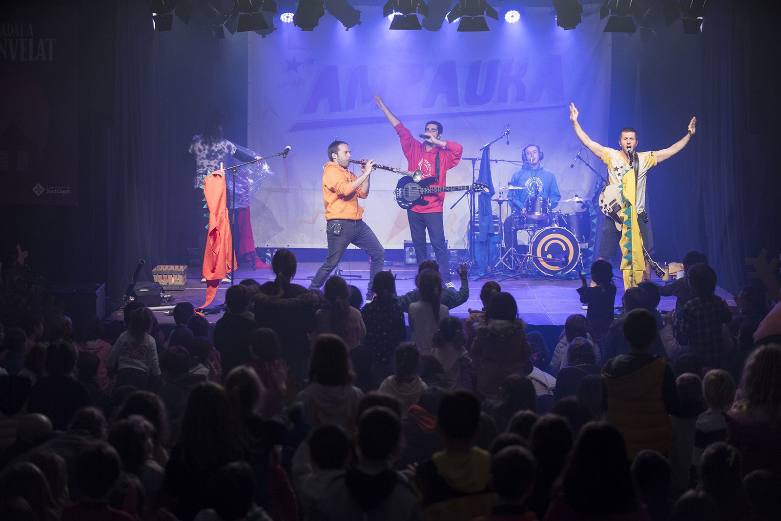 Gran festa d'inauguració de Nadal de l'Envelat. FOTO: Bernat Millet.