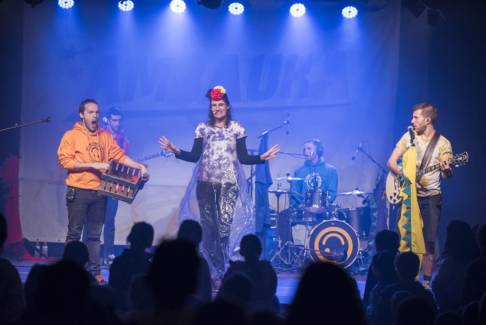 Gran festa d'inauguració de Nadal de l'Envelat. FOTO: Bernat Millet.