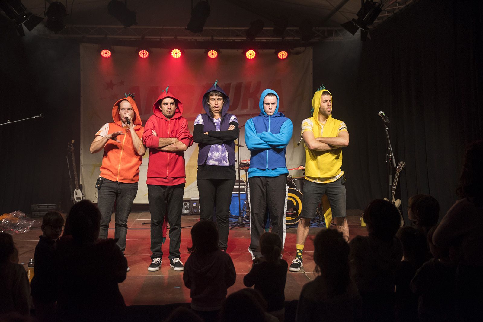 Gran festa d'inauguració de Nadal de l'Envelat. FOTO: Bernat Millet.