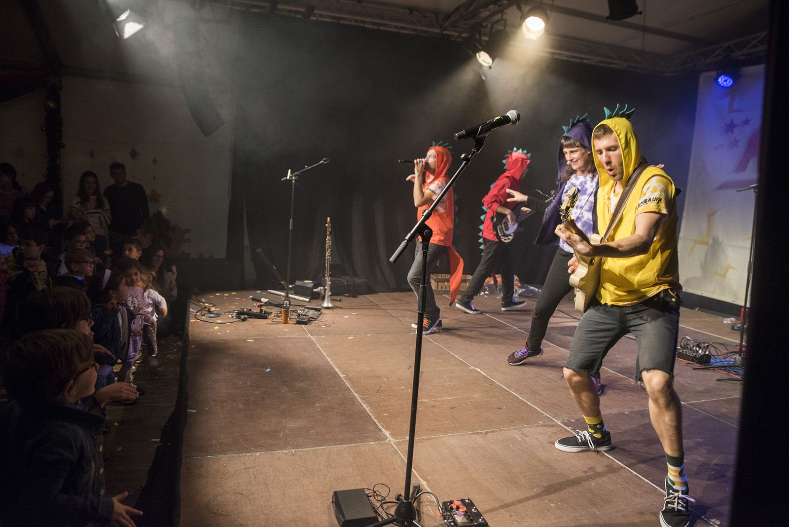 Gran festa d'inauguració de Nadal de l'Envelat. FOTO: Bernat Millet.