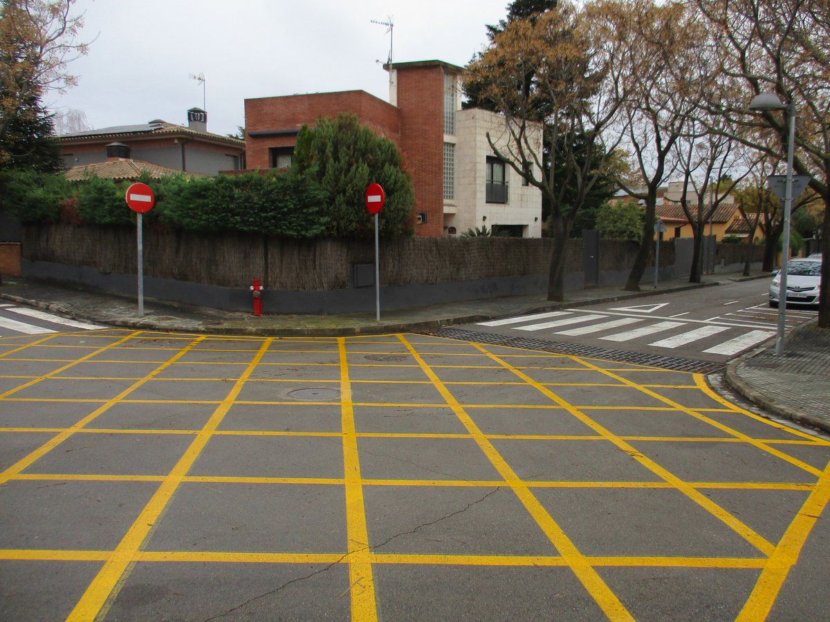 Una de les cruïlles pacificades a Mira-sol FOTO: Ajuntament