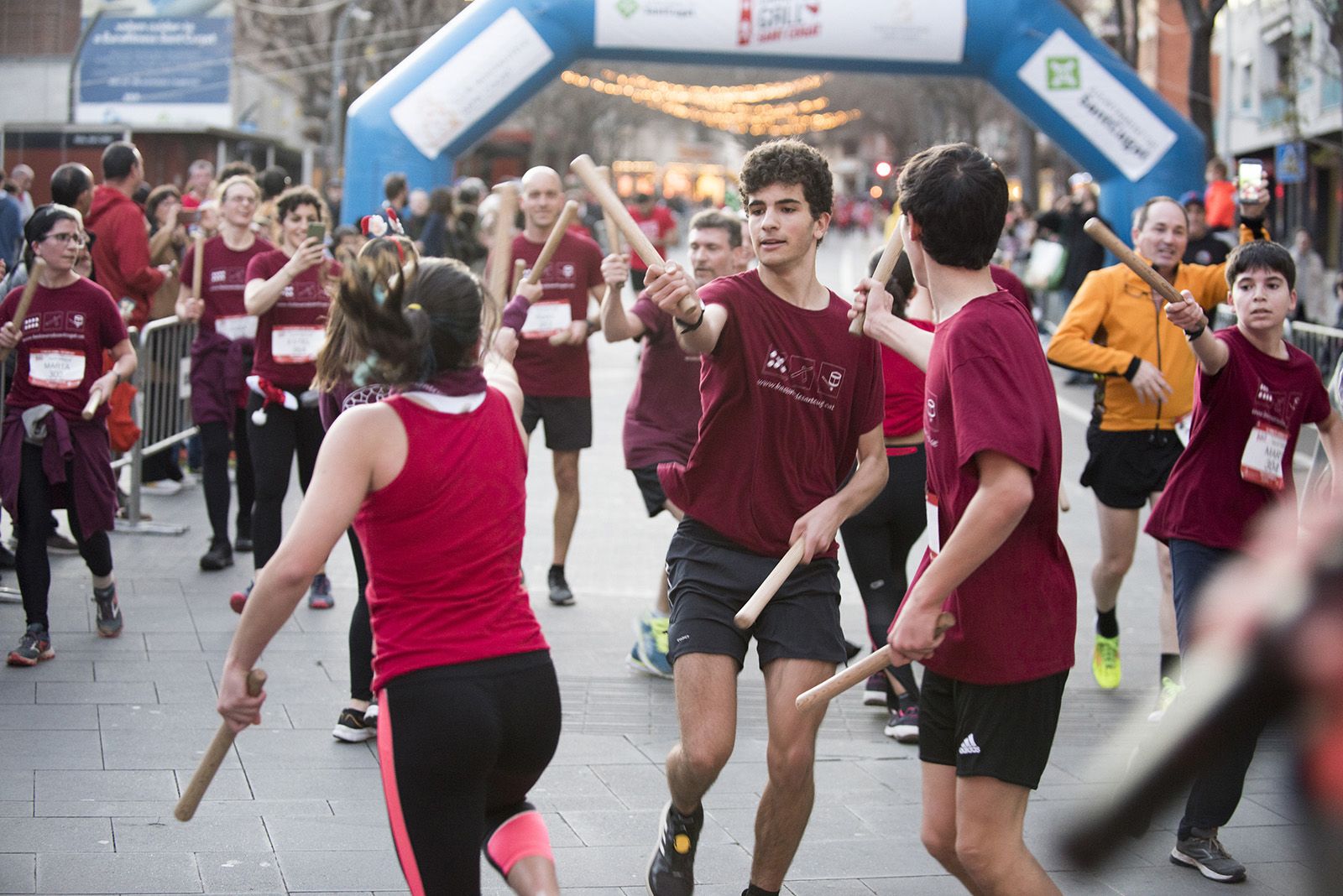 Els bastoner a la Cursa del Gall de 5k. FOTO: Bernat Millet.