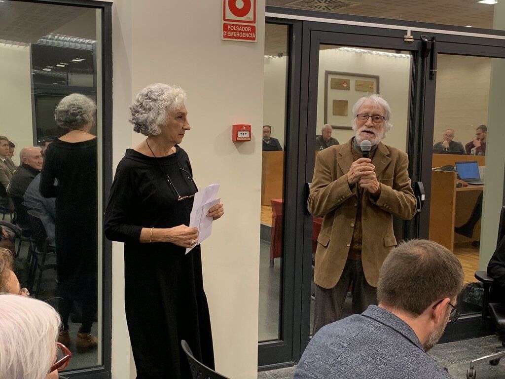 Els membres del jurat del Premi Literari de Valldoreix, Enric Larreula i Mariona Masferrer FOTO: EMD