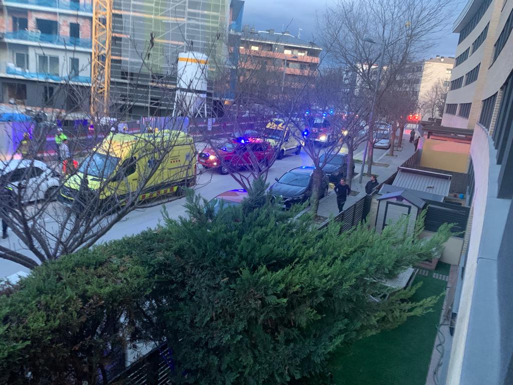 El vent ha estat el causant que es precipités la paret de l'obra. FOTO: Cedida