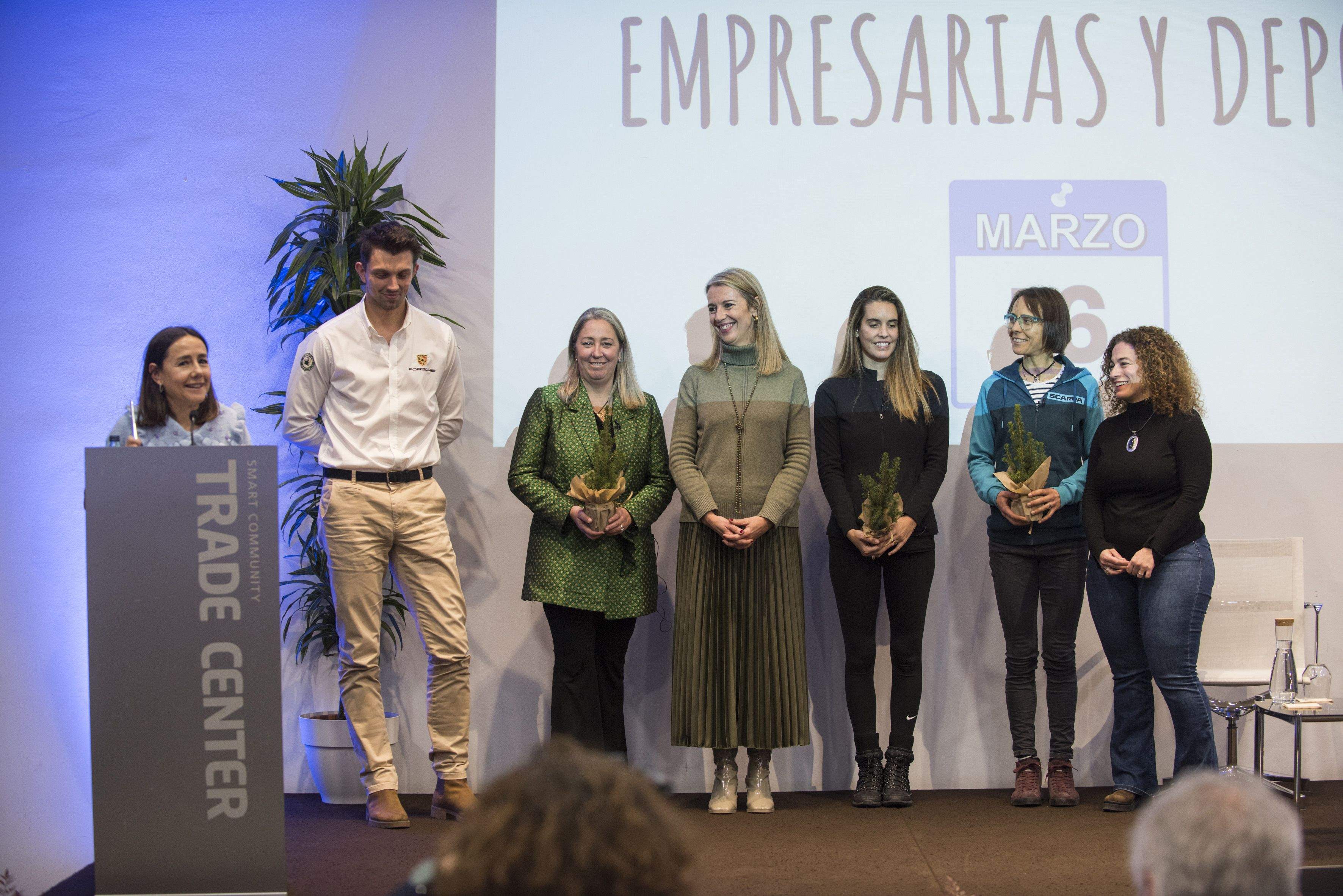 Entrega del "Xandri d'honor" a les ponents. FOTO: Bernat Millet