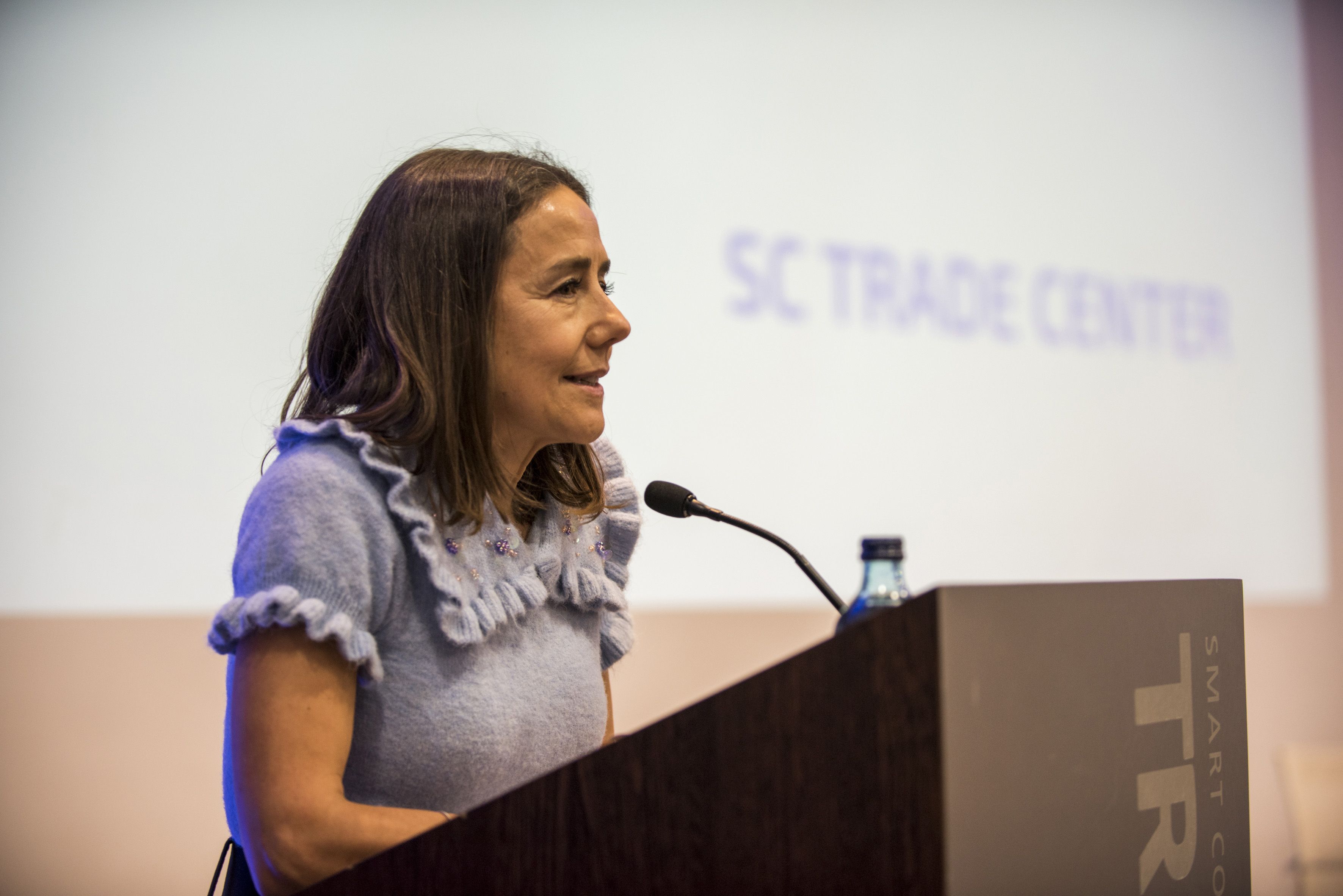 La directora del SC Trade Center, Alexia Porqueres, ha obert la sessió. FOTO: Bernat Millet