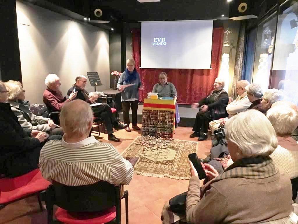 Conferència amb Joan López, dissenyador de catifes a l’antiga Casa Aymat. FOTO: Cedida