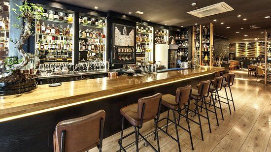 Interior del restaurant The Alchemix.