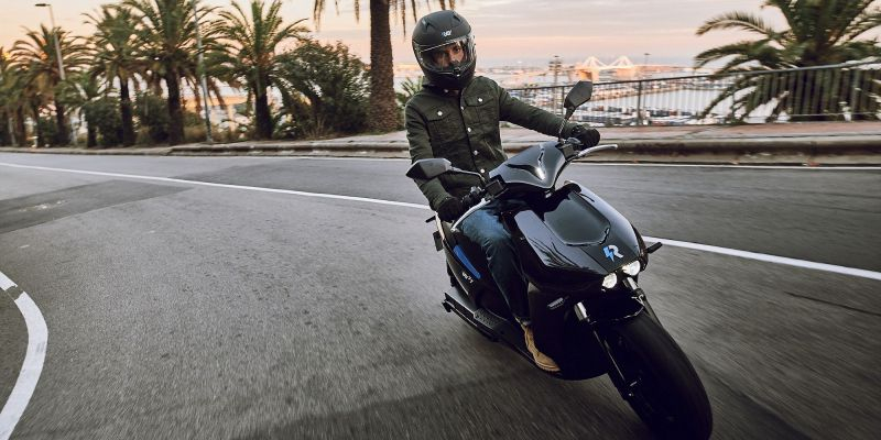 La moto RAY 7.7 en acció. FOTO: Cedida