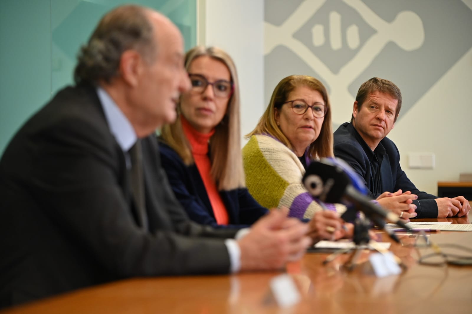 El Dr. Miquel Casas durant la presentació del conveni signat entre l'Hospital Sant Joan Déu i l'Ajuntament de Sant Cugat per detectar trastorns de neurodesenvolupament. FOTO: Ajuntament