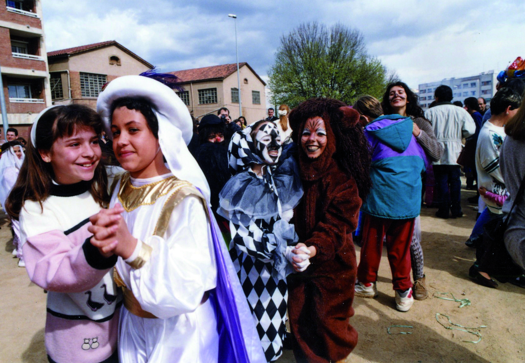Els més petits són els protagonistes de diumenge de Carnaval, com en aquesta imatge del 1995. Foto: Mané Espinosa