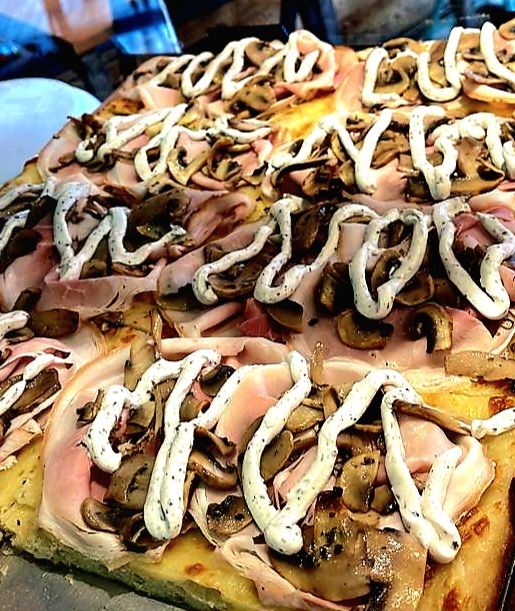 Capote's Taglio & Vermut és un bar de Sant Cugat que ofereix pizzes de qualitat. FOTO: Cedida