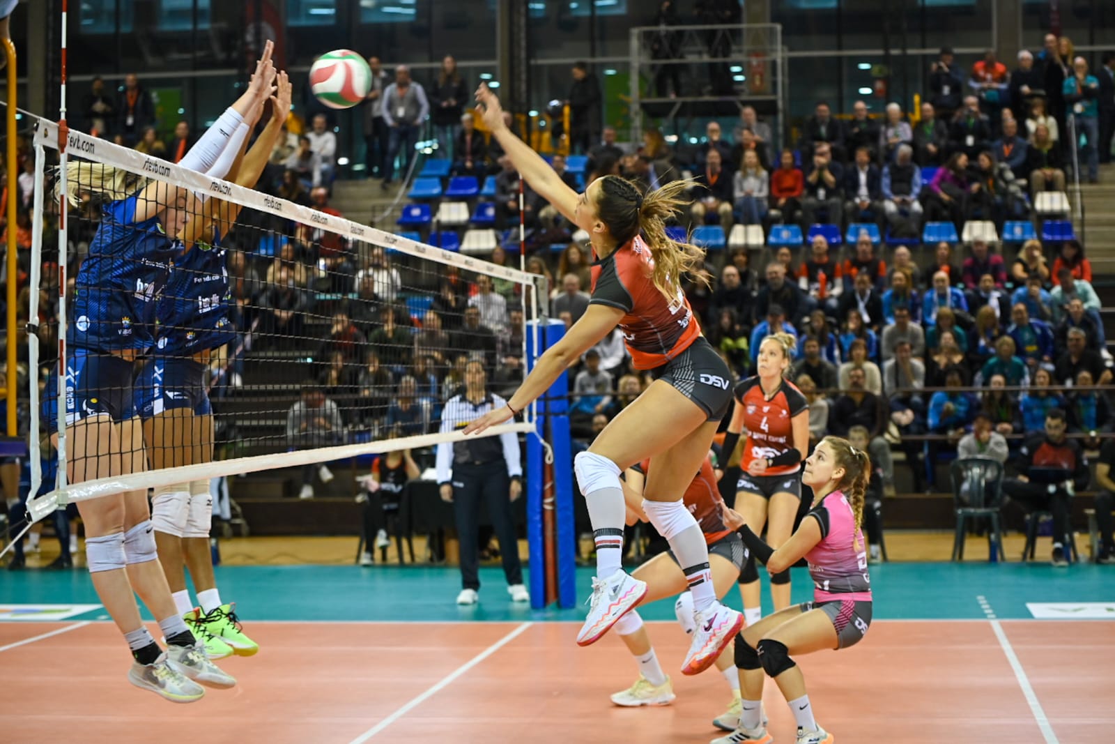 El DSV Club Voleibol Sant Cugat va caure en els quarts de final de la Copa de la Reina que es va disputar a Sant Cugat. FOTO: Ajuntament
