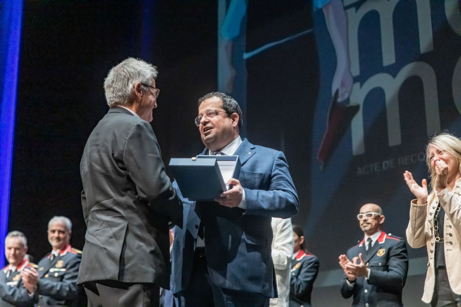 El conseller d'Interior, Joan Ignasi Elena, ha presidit l'acte d'homenatge a les persones jubilades del cos de Mossos d'Esquadra. FOTO: Twitter Interior