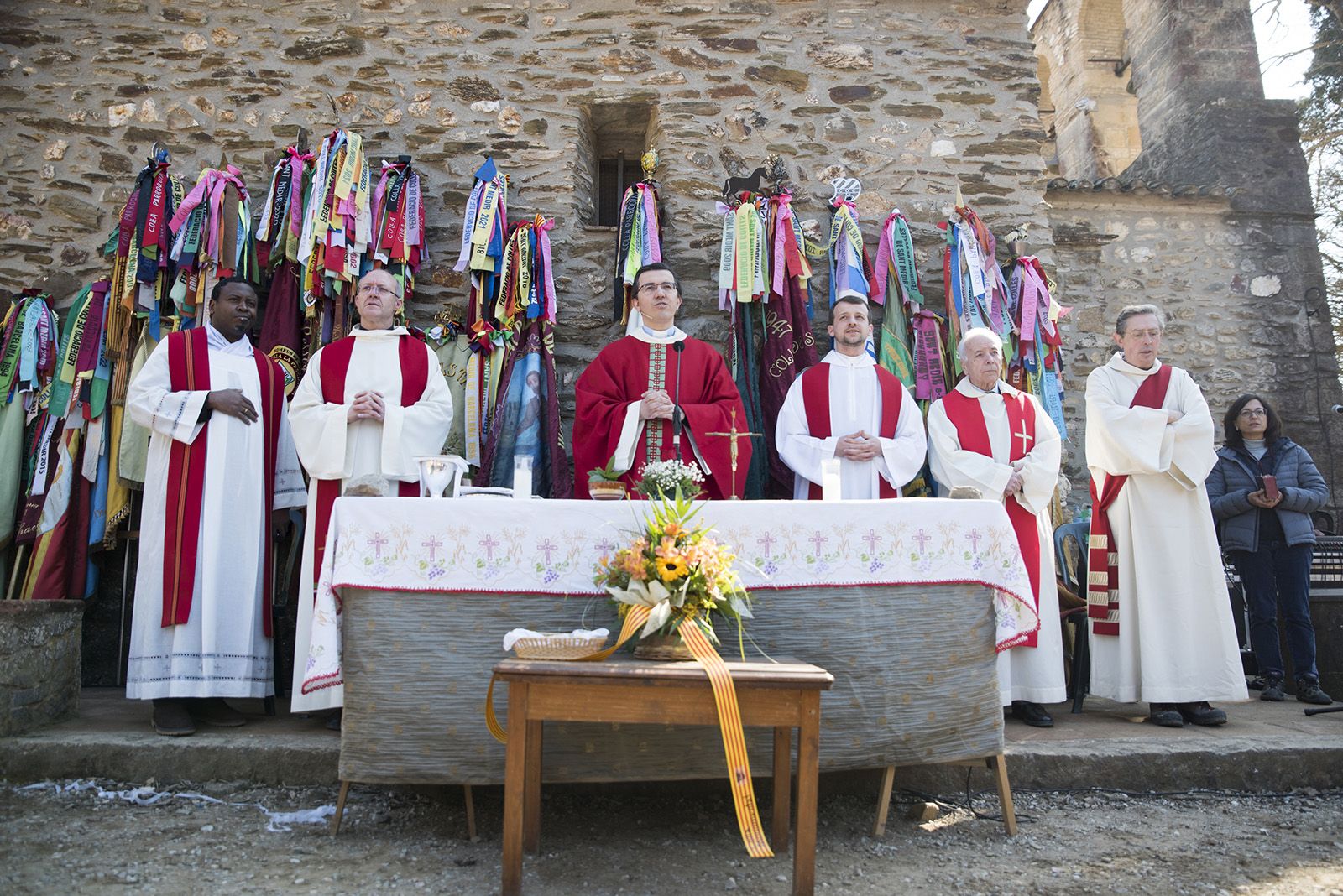 Ofici religiós de la Parròquia de Sant Pere d'Octavià. FOTO: Bernat Millet.