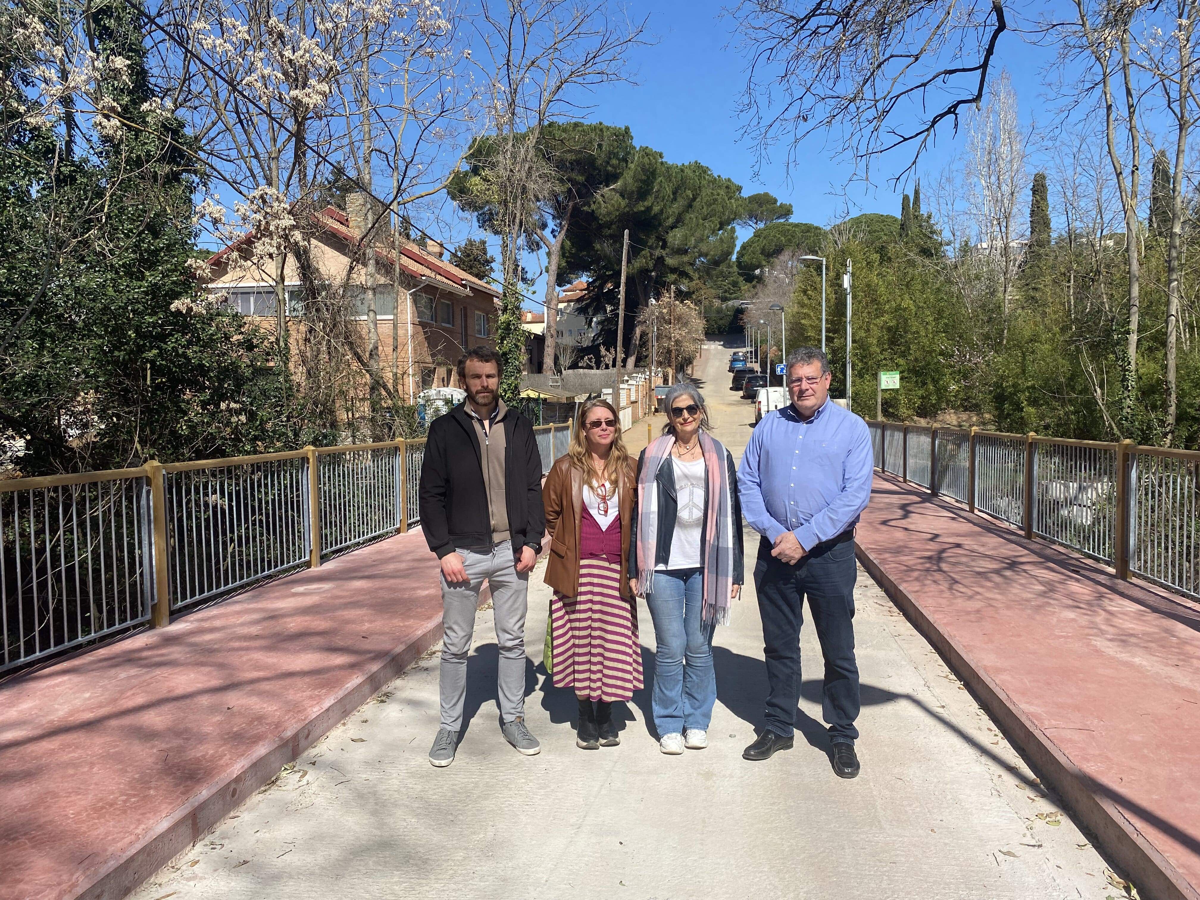 Inauguració del pont al carrer del Canari de Valldoreix. FOTO: Jan Romaní