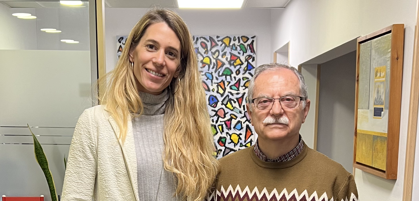 La presidenta del TOT Sant Cugat, Laura Grau, i el president de la Societat Coral La Lira, Josep Garrell. Foto: TOT