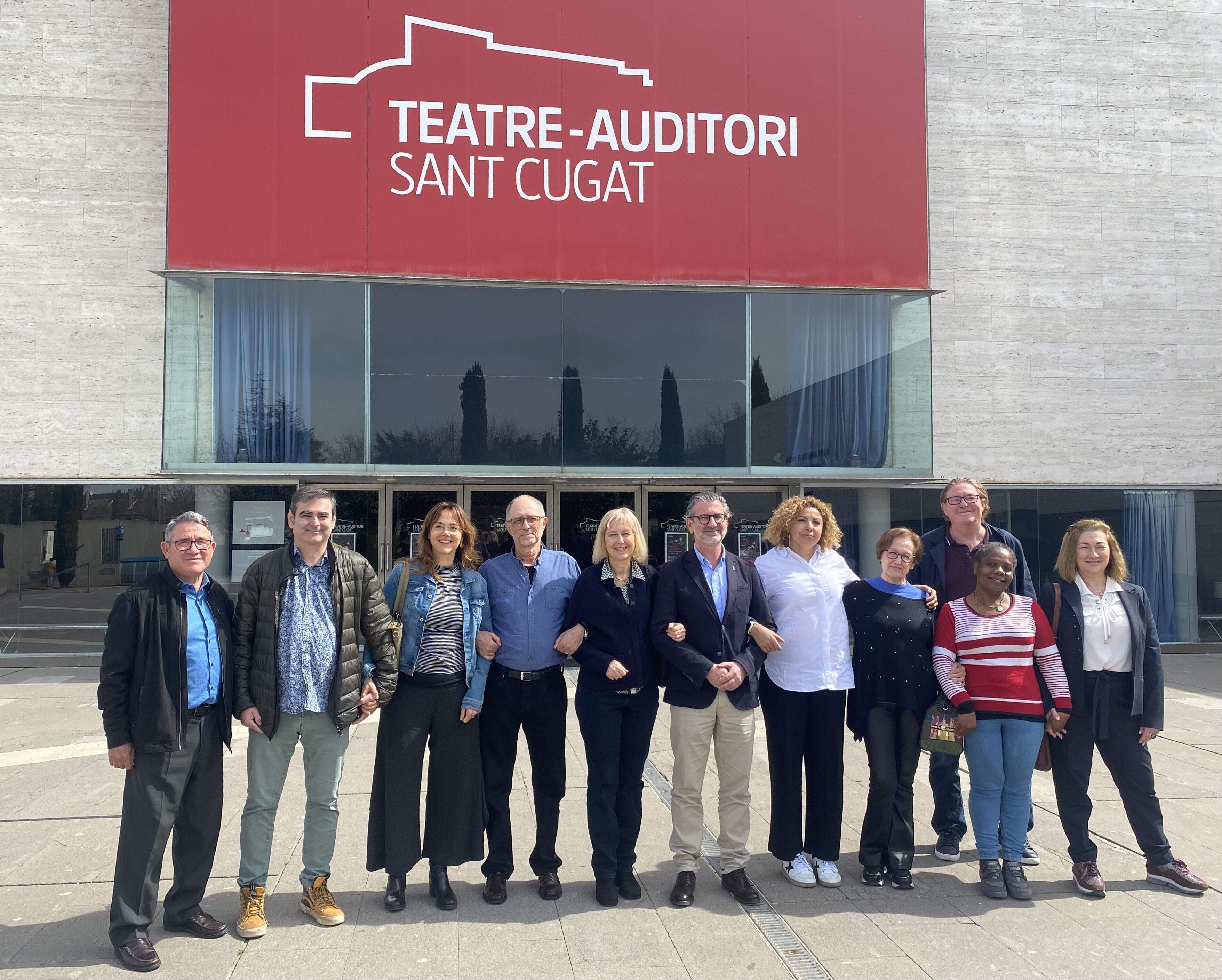 Foto de família al Teatre-Auditori FOTO: Jan Romaní