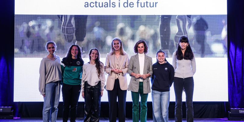 Algunes esportistes han pogut participar en l'acte explicant la necessitat de tenir noves instal·lacions esportives. FOTO: Lali Puig