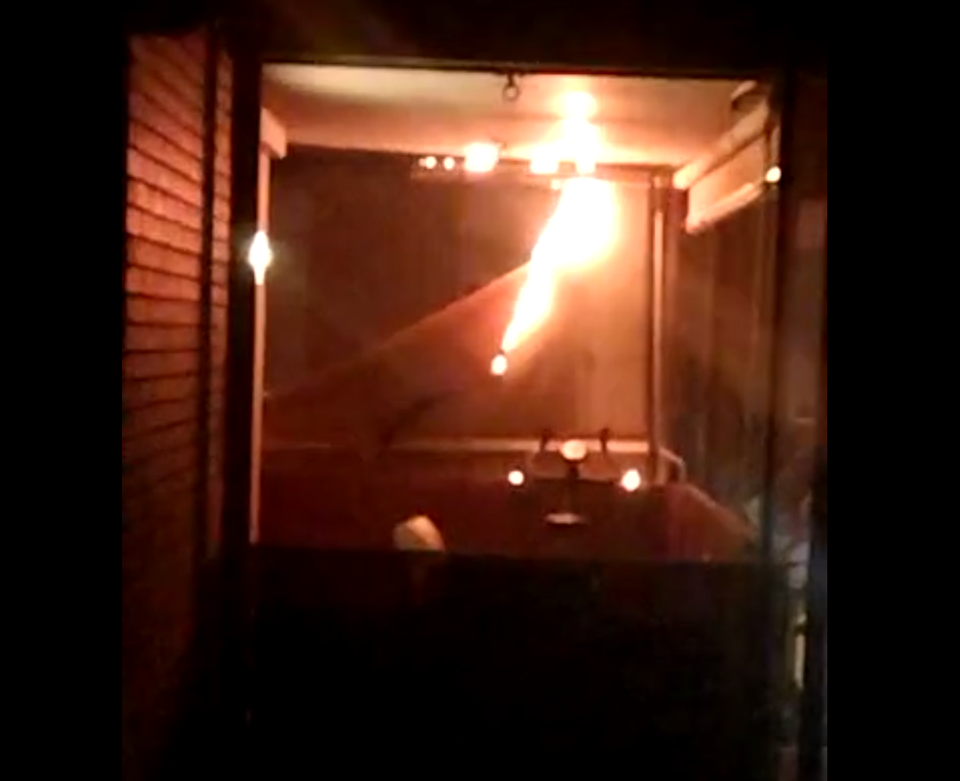 Crema un tendal a un pis del carrer de Joan Amades. FOTO: Cedida