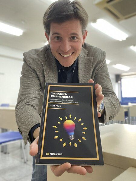 Lluís Feliu, periodista i escriptor sancugatenc FOTO: Cedida