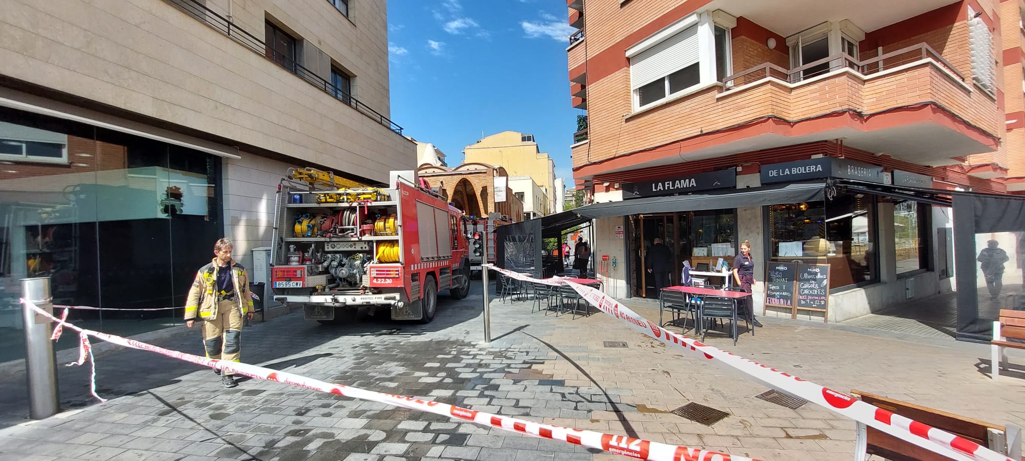 Incendi al carrer Sant Medir. Foto: Francisco Cervantes