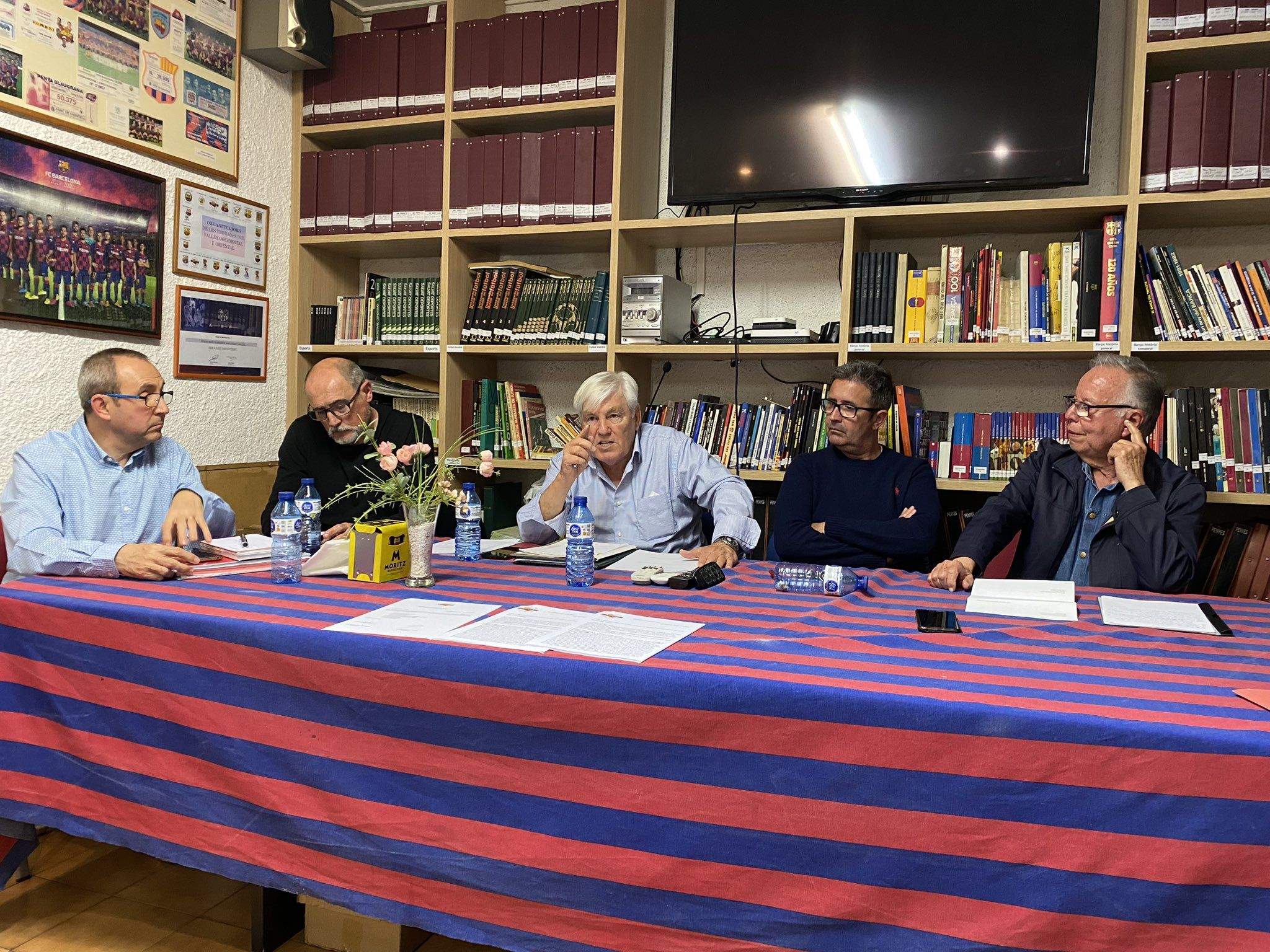 Josep Maria Félez, al centre de la imatge, inicia un nou mandat al capdavant de la Penya Blaugrana Sant Cugat. FOTO: PB Sant Cugat