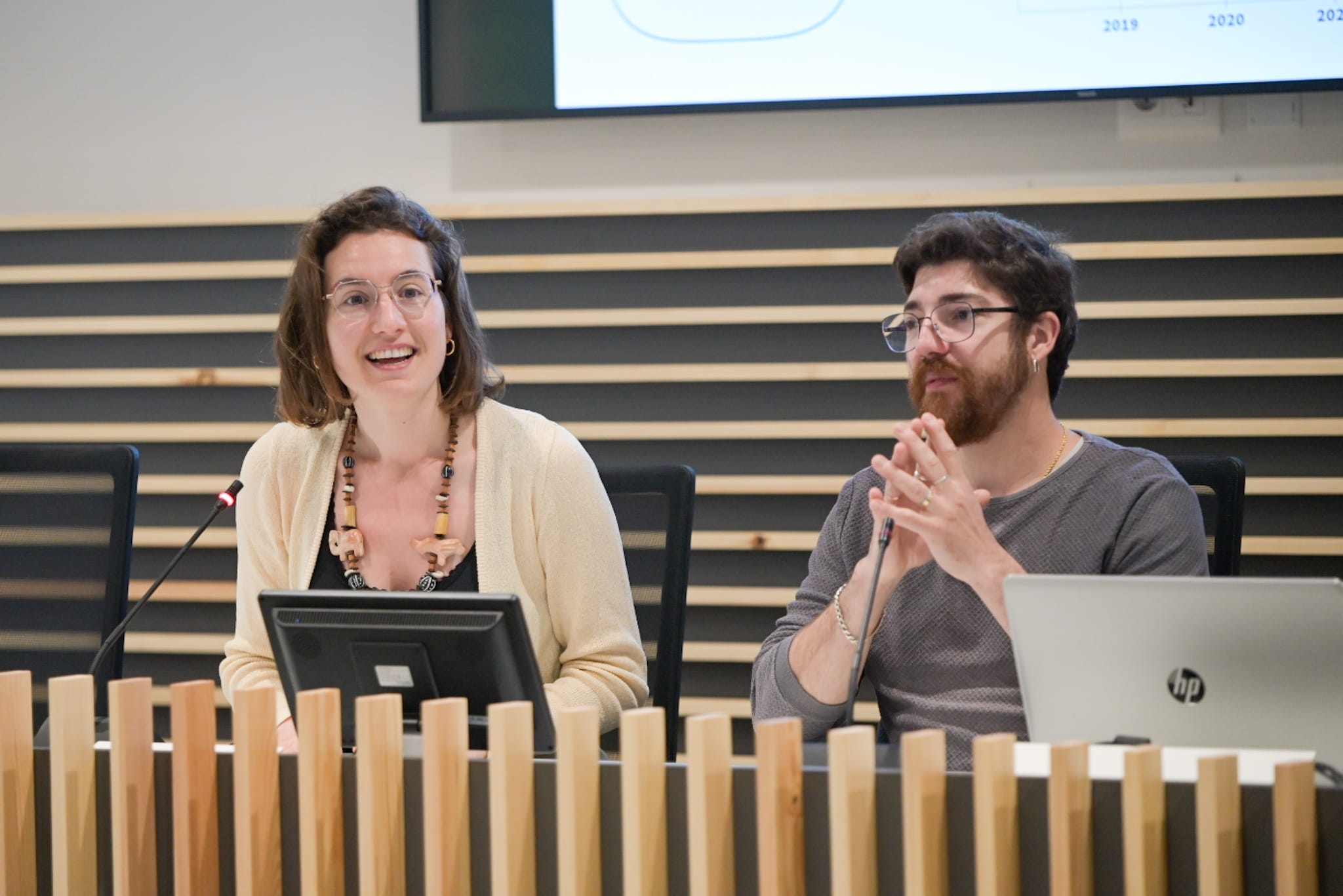 Els regidors de Joventut, Alba Gordó i Oriol Sánchez, fan balanç del Pla Local de Joventut. FOTO: Ajuntament