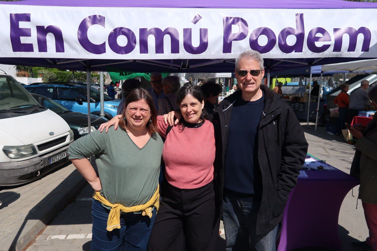 Ana Lemkow, Aina Balada i Juanma Cayuelas a la parada d'ECP a Valldoreix. FOTO: Cedida