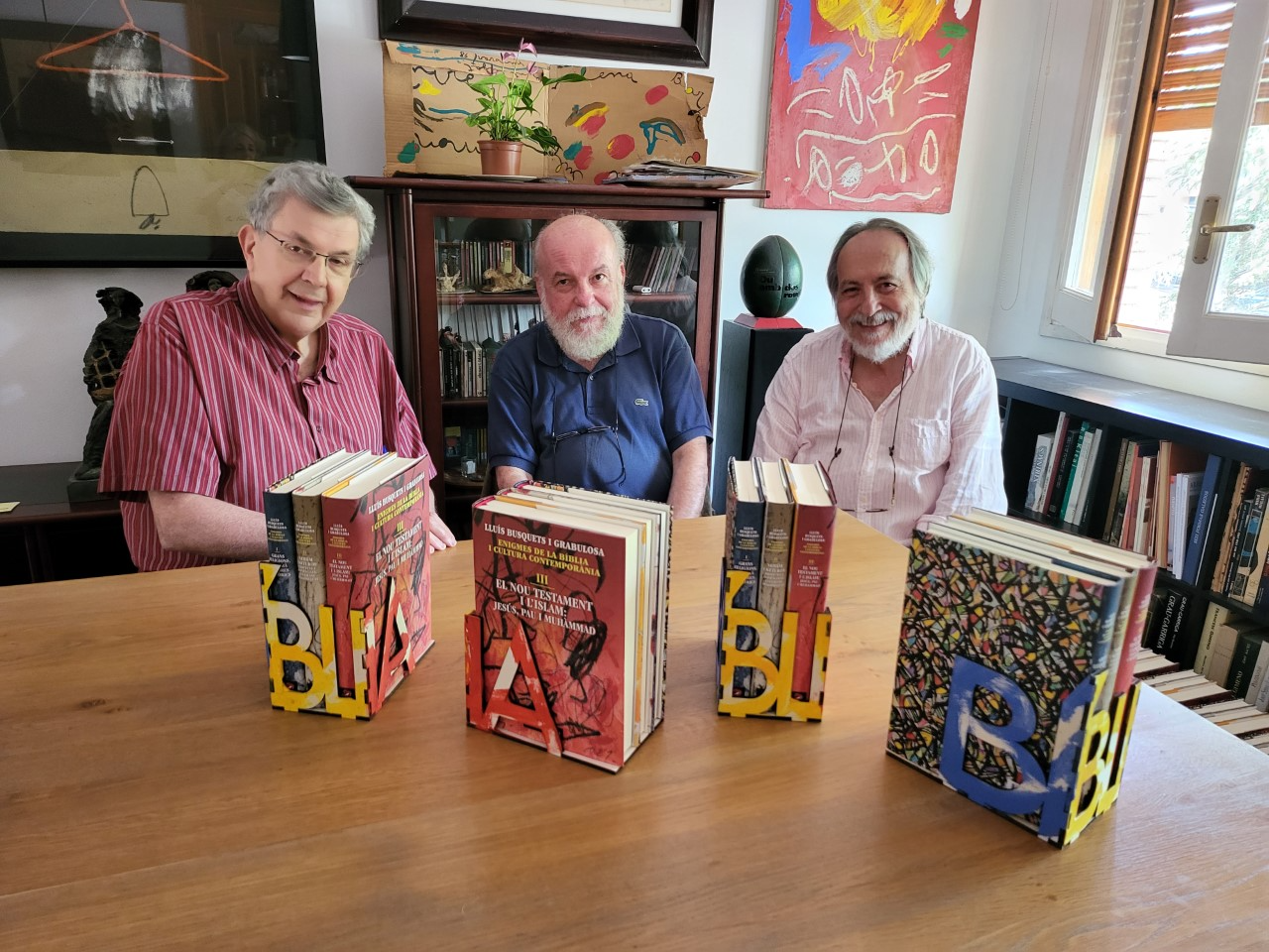 L'autor, Lluís Busquets i Grabulosa, l'artista, Sergi Barnils, i l'editor, Ramon Balasch. FOTO: Cedida