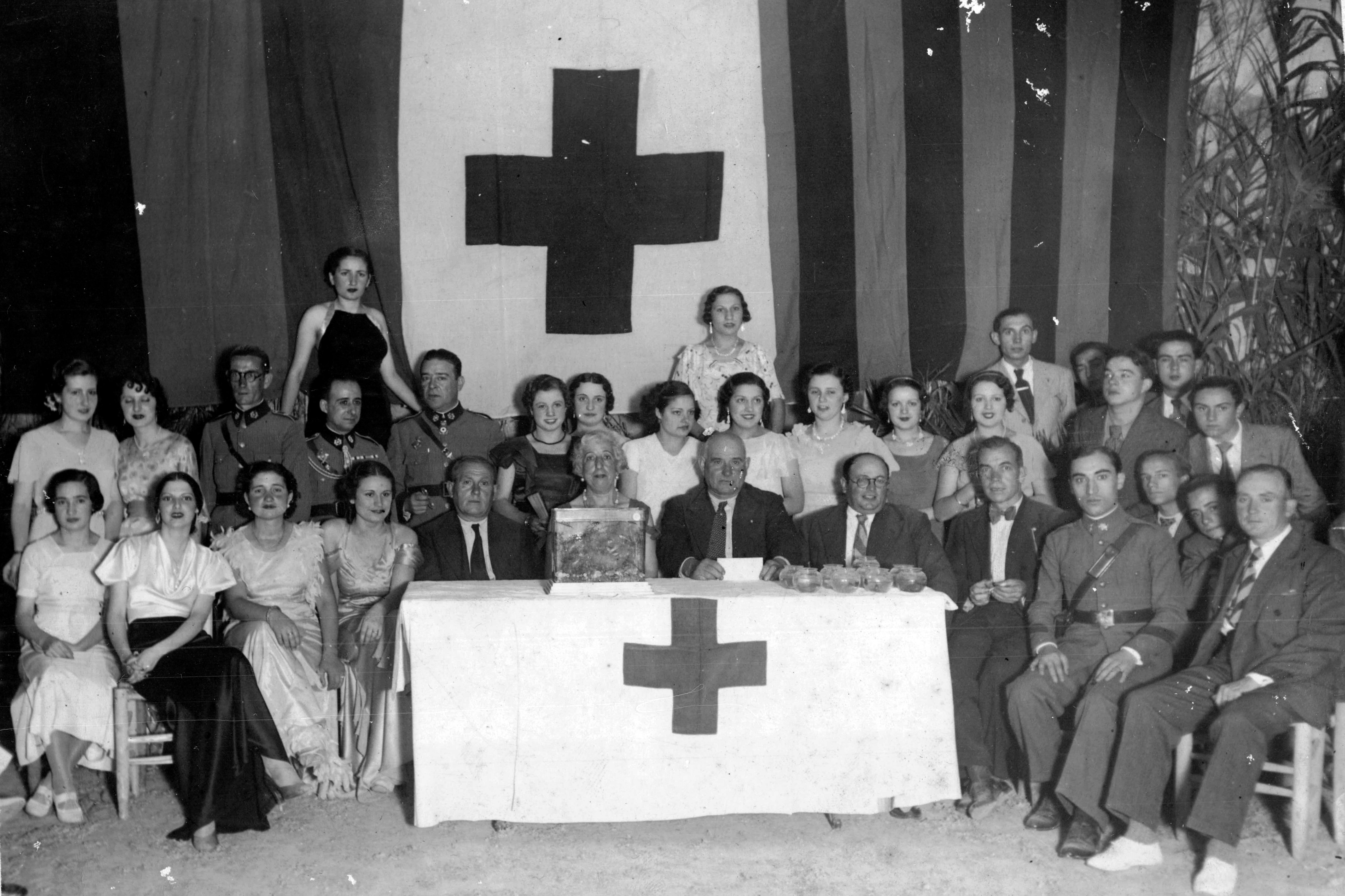 Festa Bandereta als anys 40. Foto: Creu Roja