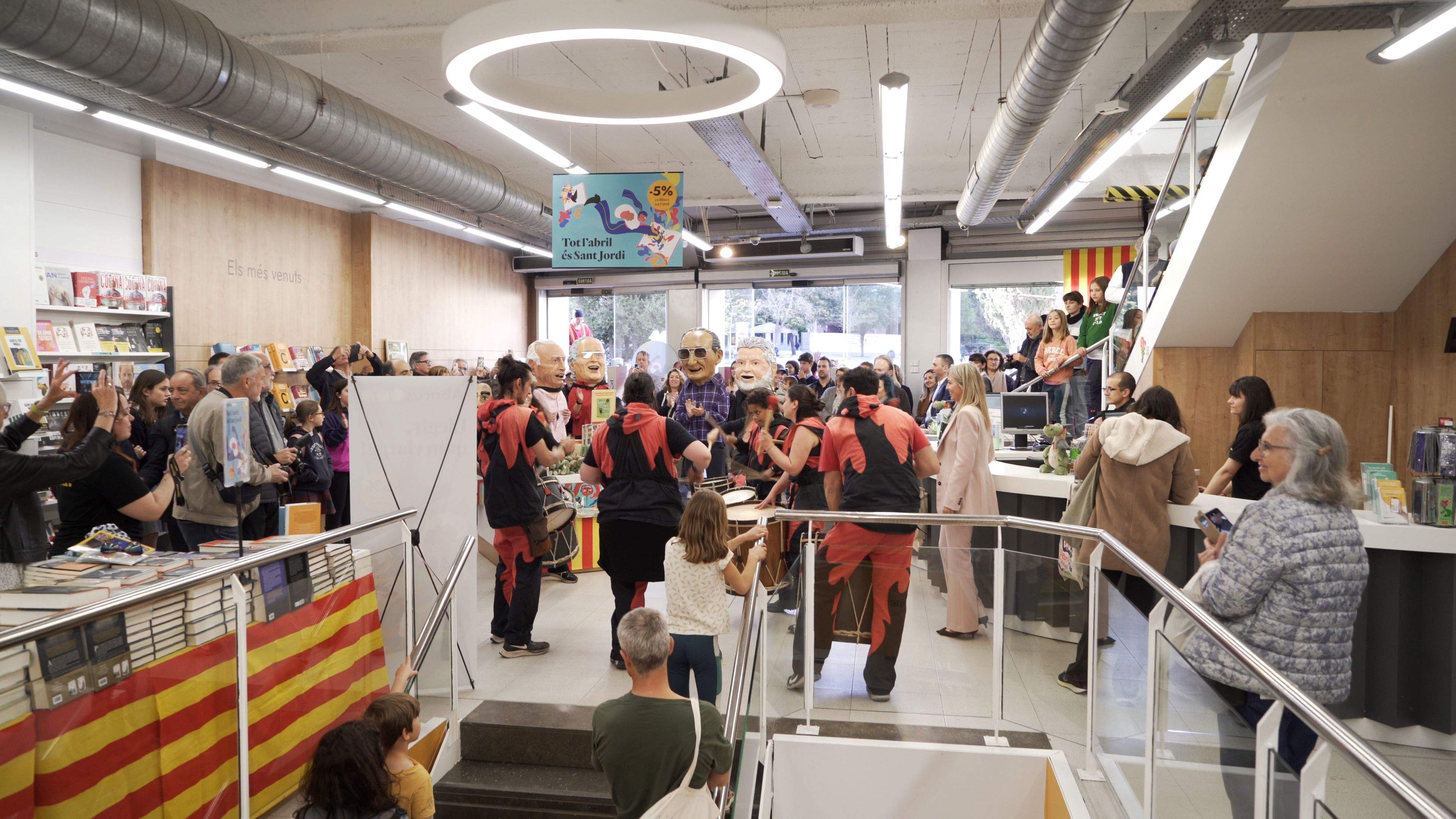 Actuació dels Diables a l'Abacus. FOTO: Ajuntament