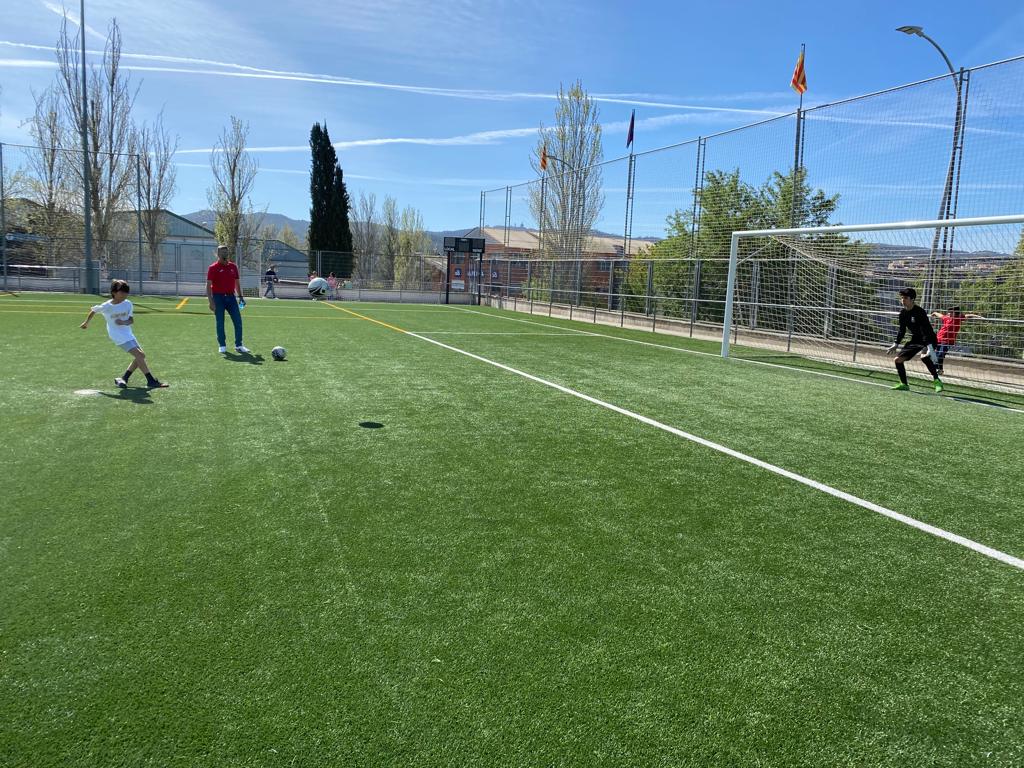 La iniciativa 'Marca-li un gol a l'Alzheimer' de la Penya Blaugrana Sant Cugat. FOTO: Cedida