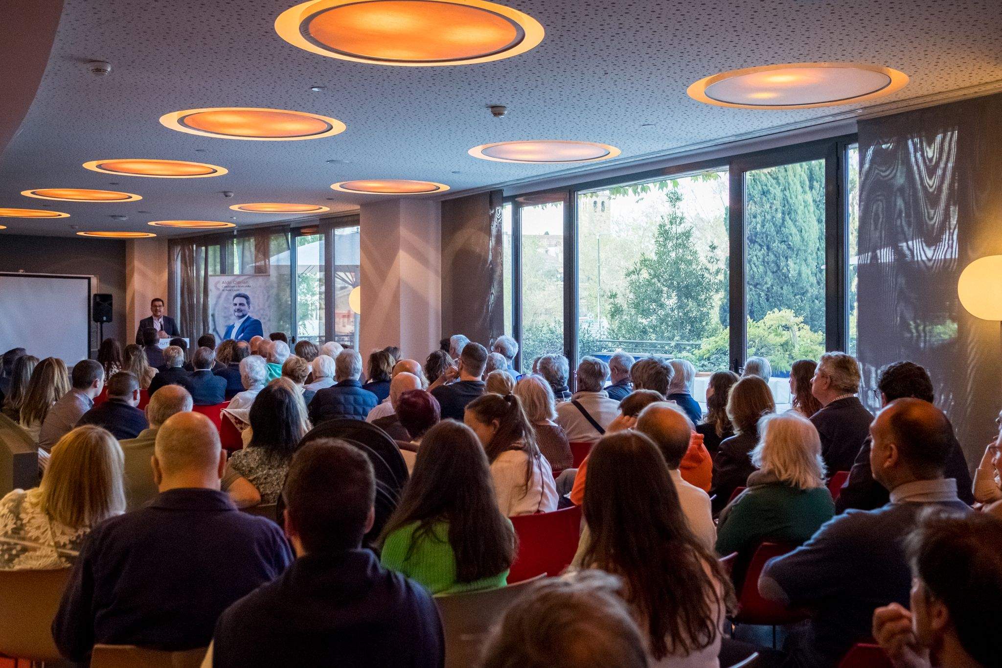 Presentació de Ciprian (Cs). FOTO: Ale Gómez