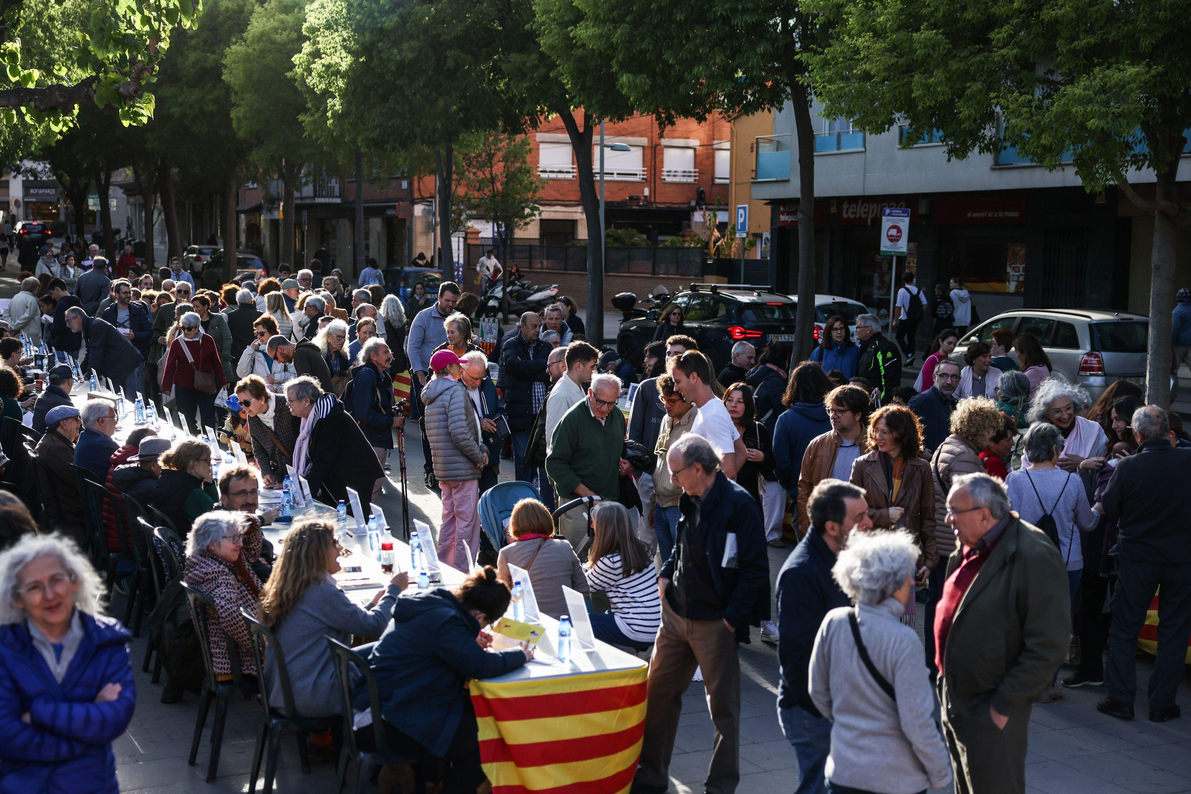 10a Taula d'escriptors locals a Sant Cugat. FOTO: Lali Puig