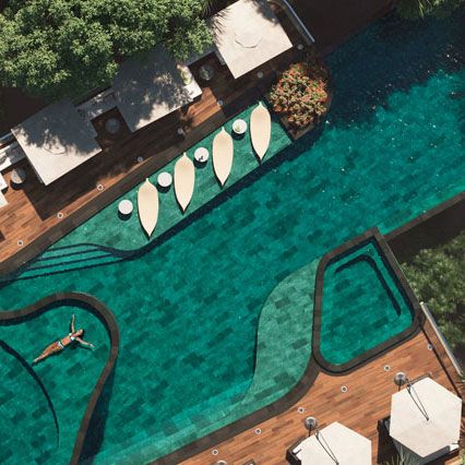 Imatge zenital d'una piscina de la marca Rosa Gres de Catalonia Ceràmica FOTO: Cedida