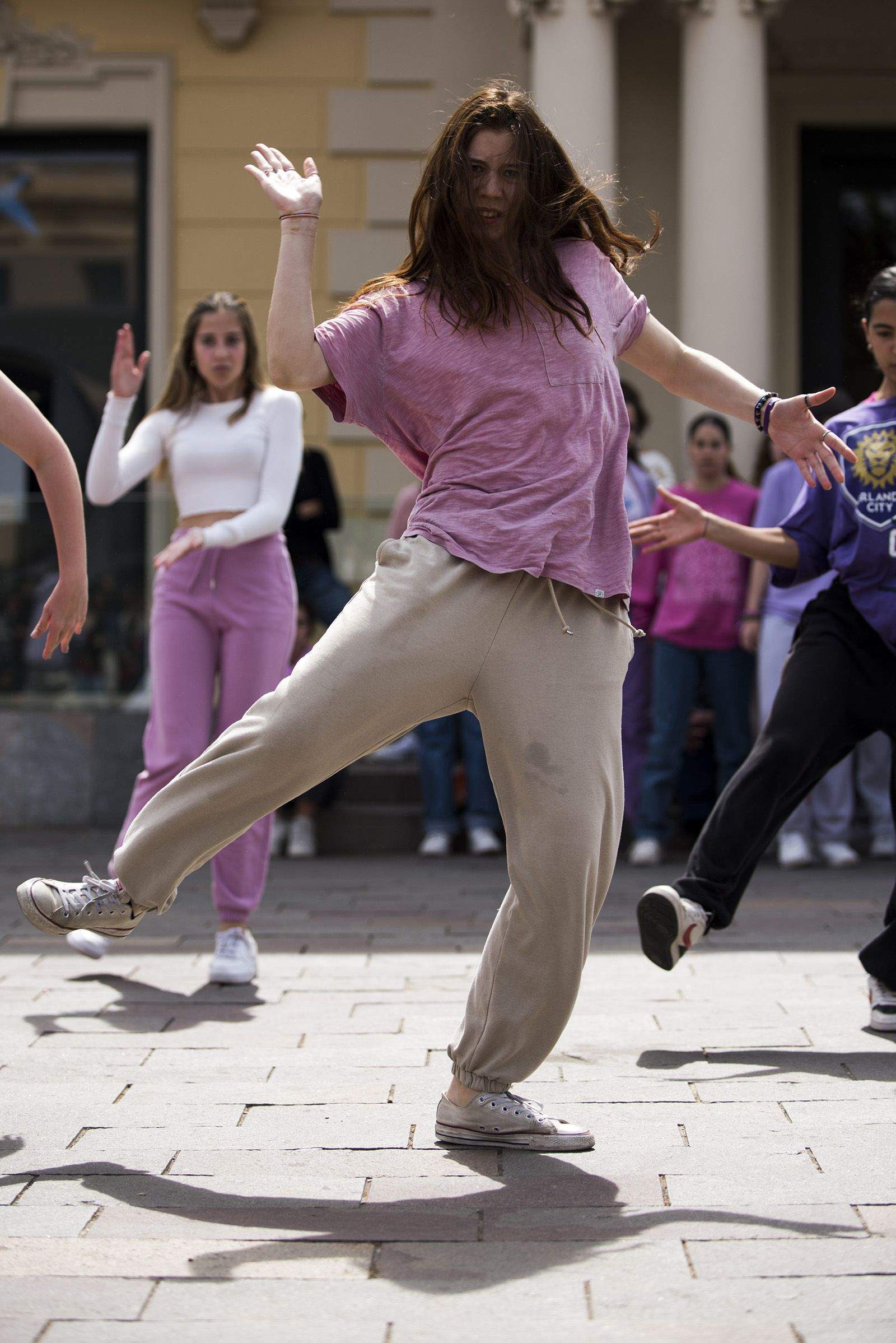 Dia Internacional de la Dansa:  El carrer dansa. FOTO: Bernat Millet.