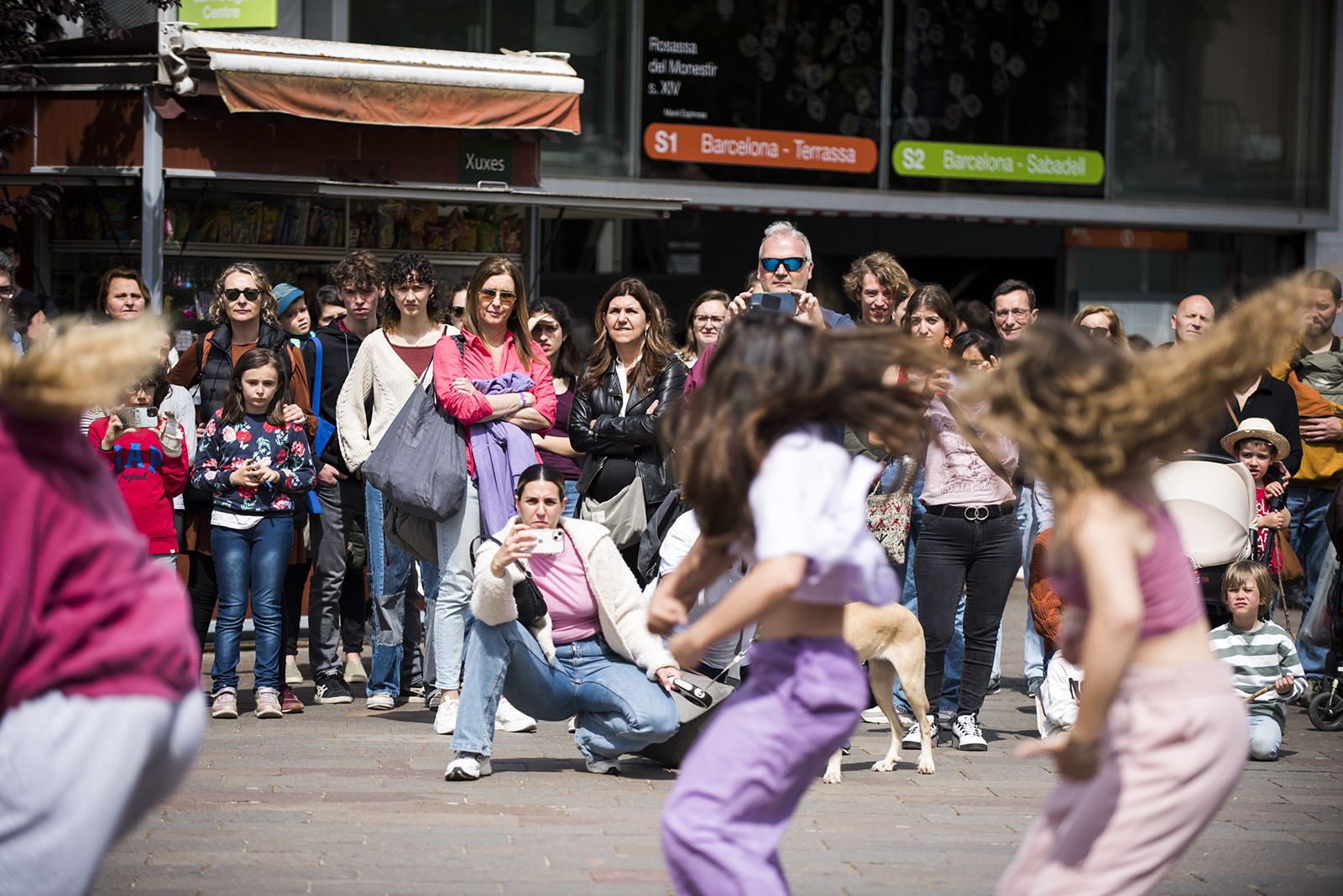 Dia Internacional de la Dansa:  El carrer dansa. FOTO: Bernat Millet.