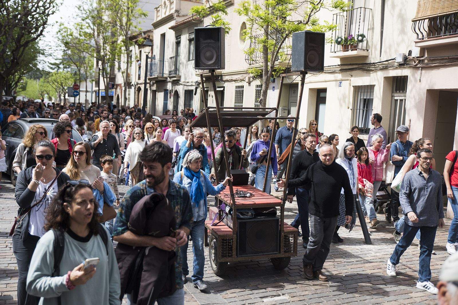Dia Internacional de la Dansa:  El carrer dansa. FOTO: Bernat Millet.