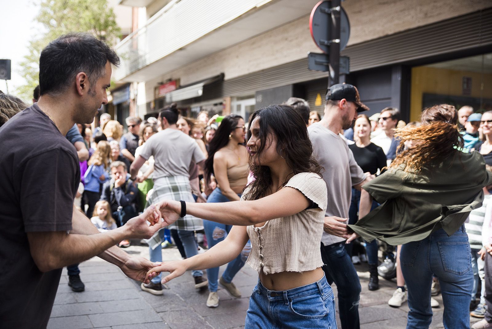 Dia Internacional de la Dansa:  El carrer dansa. FOTO: Bernat Millet.