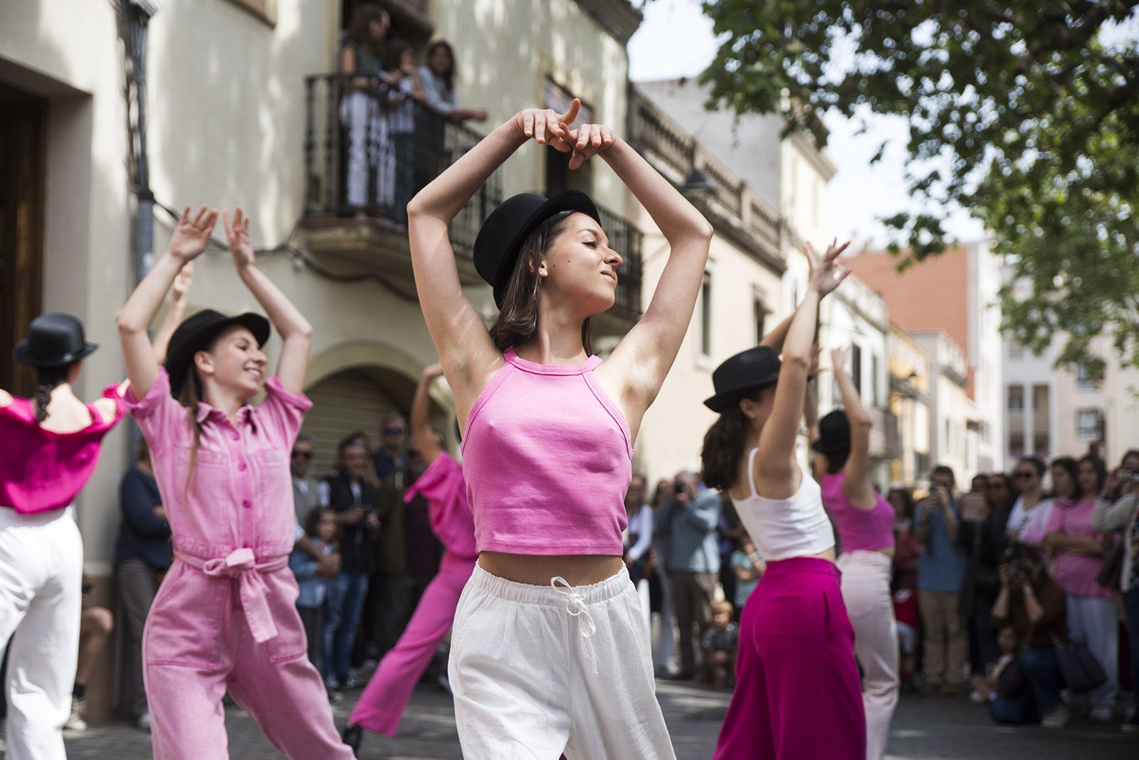 Dia Internacional de la Dansa:  El carrer dansa. FOTO: Bernat Millet.