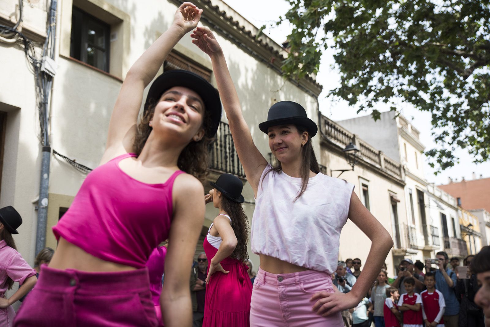 Dia Internacional de la Dansa:  El carrer dansa. FOTO: Bernat Millet.