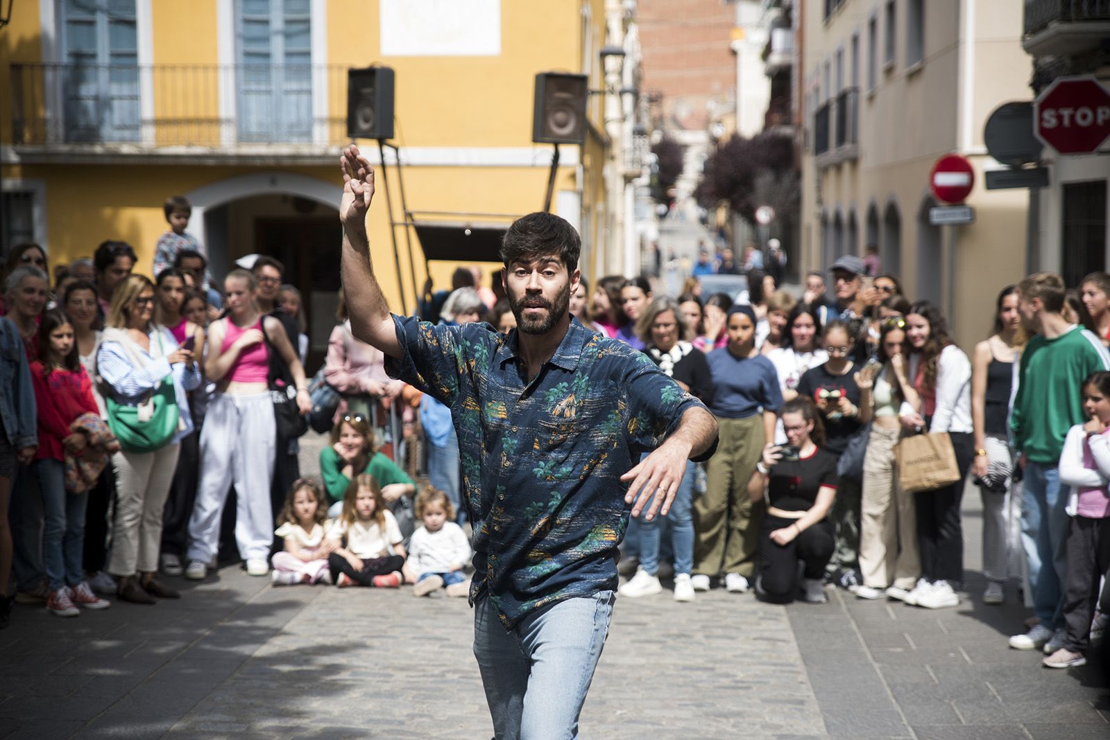 Dia Internacional de la Dansa:  El carrer dansa. FOTO: Bernat Millet.