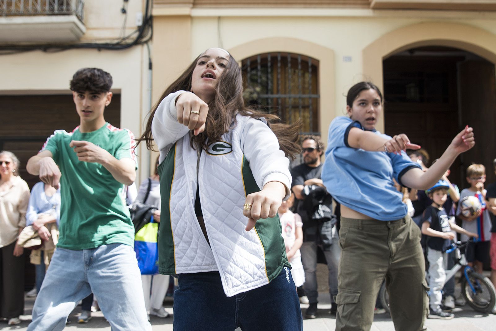 Dia Internacional de la Dansa:  El carrer dansa. FOTO: Bernat Millet.