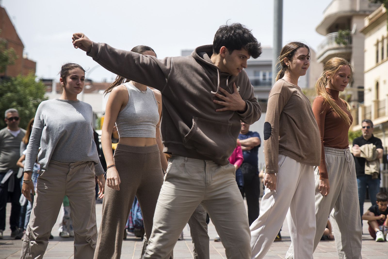 Dia Internacional de la Dansa:  El carrer dansa. FOTO: Bernat Millet.